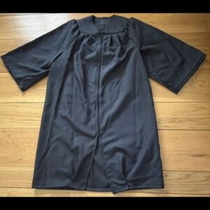 Unisex Black  Gown for 5’3-5’5 individuals.